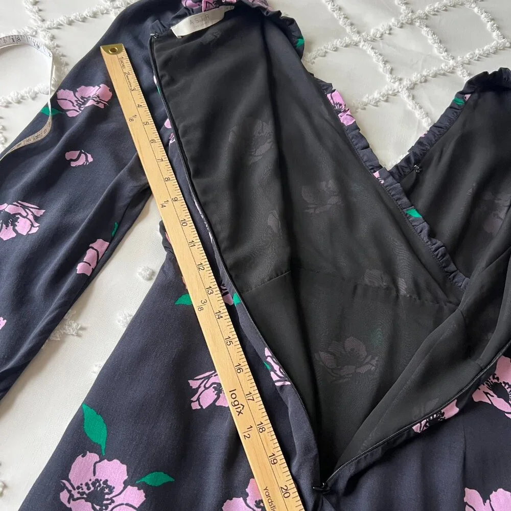 ASTR Black Lilac Floral Marinke Mini Dress SIZE M - Picture 13 of 15